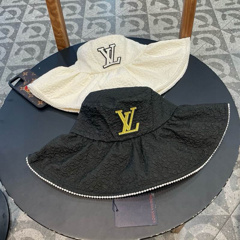 LV hat 021003